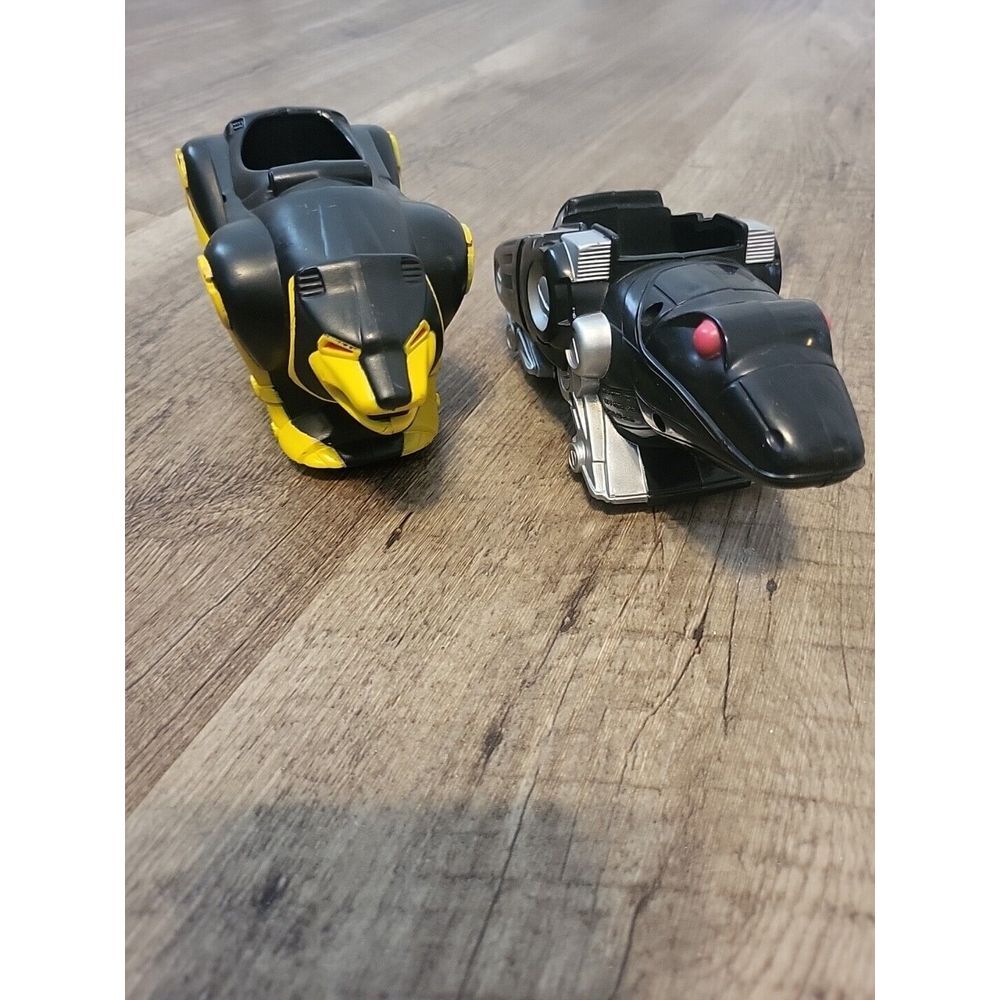MIGHTY‎ MORPHIN POWER RANGERS 1995 YELLOW SABERTOOTH And BLACK RANGER VEHICLE